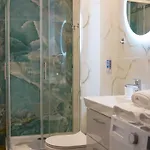 Neli * Traù