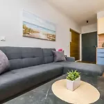 Neli Apartment