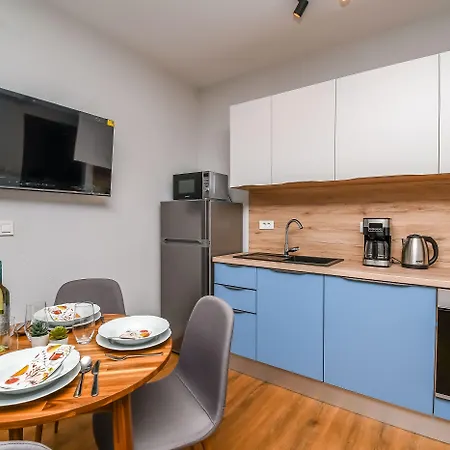 Apartment Neli *