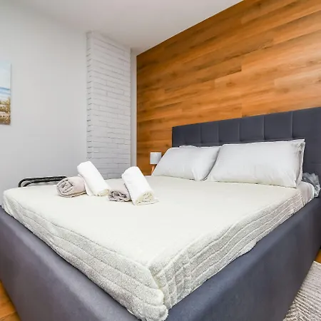 Apartment Neli *